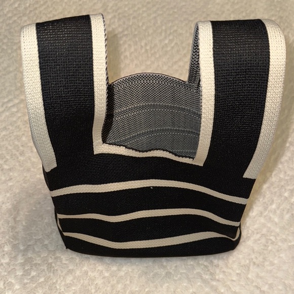 🖤 NWOT Black & Cream Knit Mini Tote Bag - Picture 5 of 9